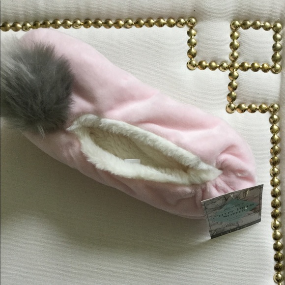 💗Macy’s Velvet Touch Slippers💗 - Picture 2 of 5